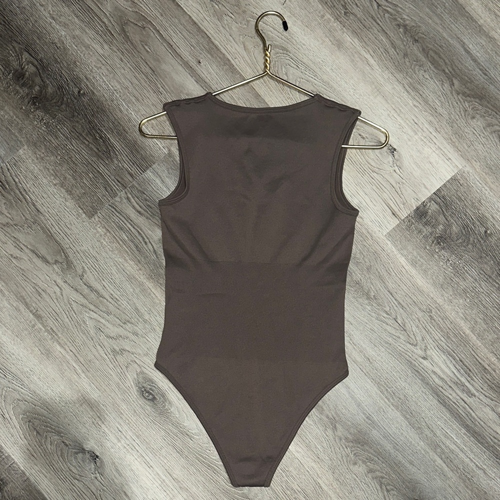 OQQ Women’s 1 Piece Sexy Ribbed V Neck Tank Top Bodysuit Brown SKU002 - Picture 4 of 6